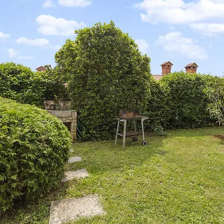 Apartment Radovic *